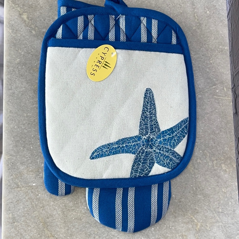 NWT Cypress Home Oven Mitt and Potholder Set Nautical blue/white